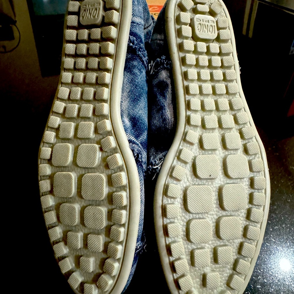 IONIC SANDO WOMEN Denim upper stonewash denim size 8.5 slip on